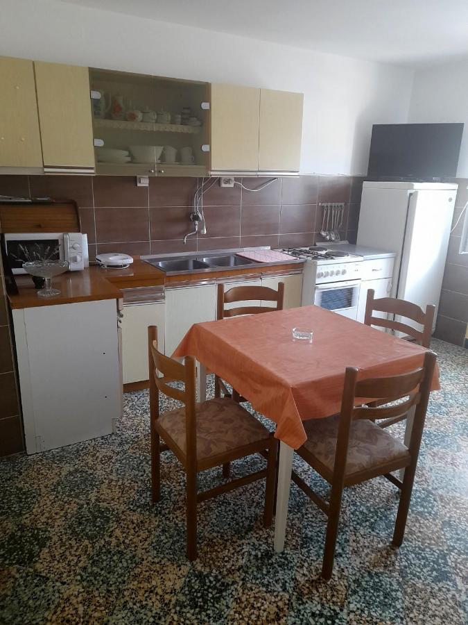 Apartments With A Parking Space Kampor, Rab - 4984 المظهر الخارجي الصورة