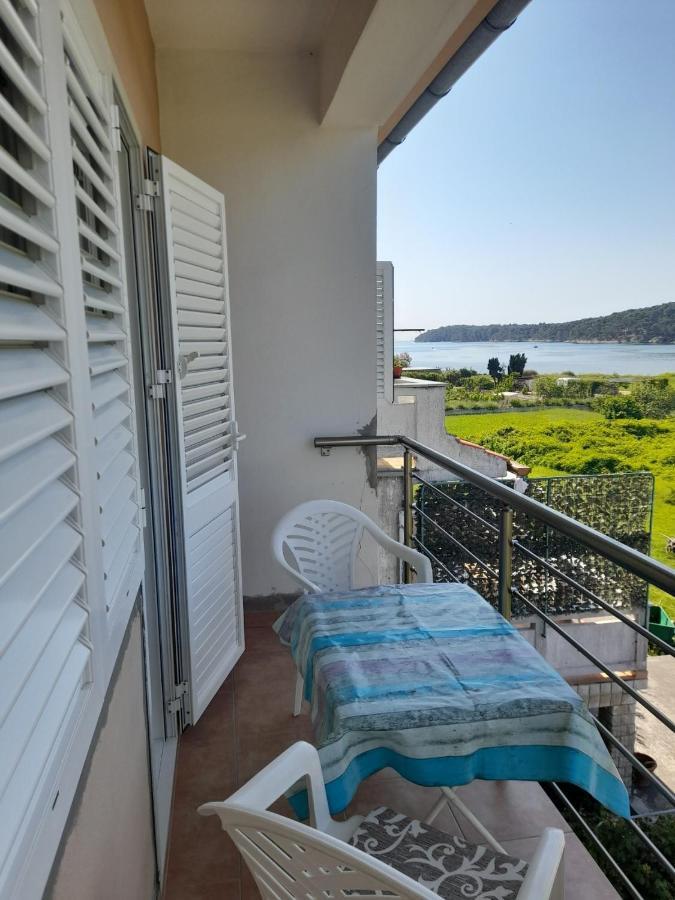 Apartments With A Parking Space Kampor, Rab - 4984 المظهر الخارجي الصورة